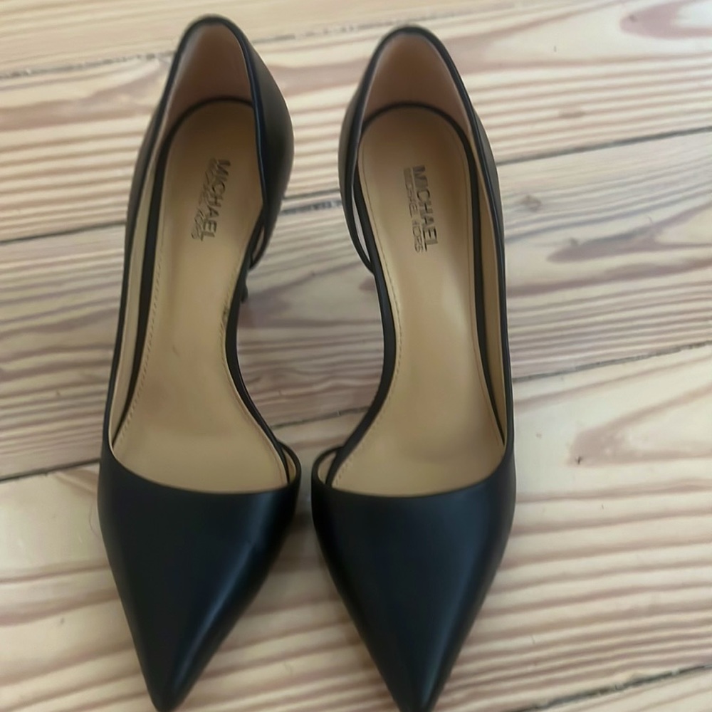 Michael Kors classic black pumps size 6  heel height 3.5 lightly  worn